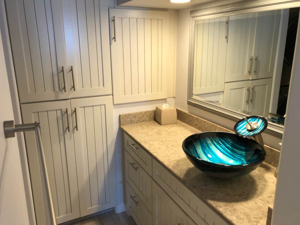 Main Level Bathroom Main Level Bathroom